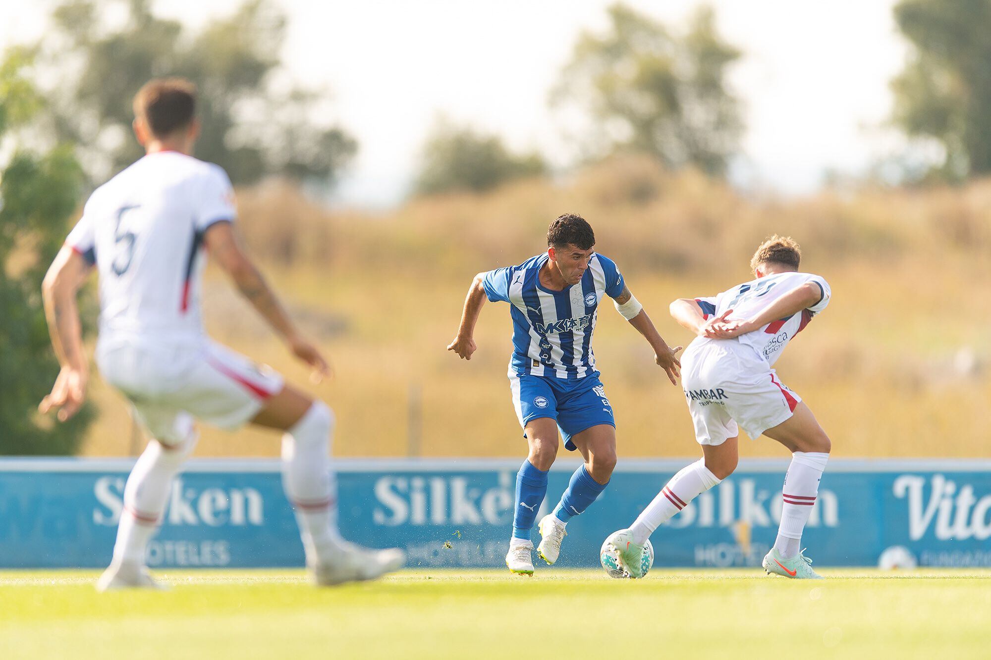 La SD Huesca y el Deportivo Alavés disputaron un partido de pretemporada este miércoles