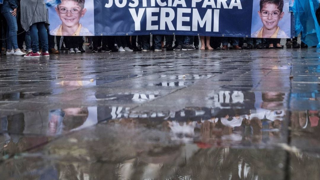 Protesta contra el cierre de la investigación del pequeño Yeremi, desaparecido en 2007. 