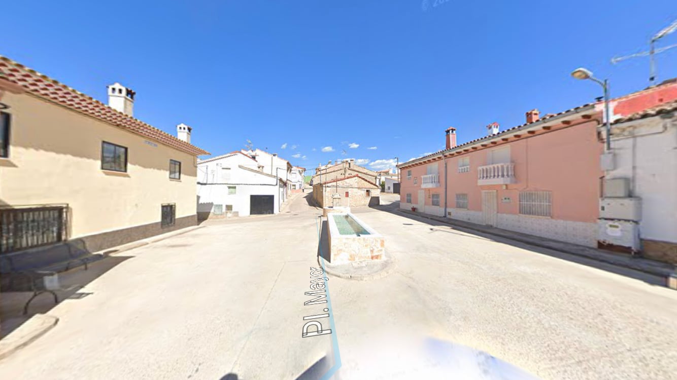 Plaza de Ribatajadilla, Sotorribas (Cuenca).