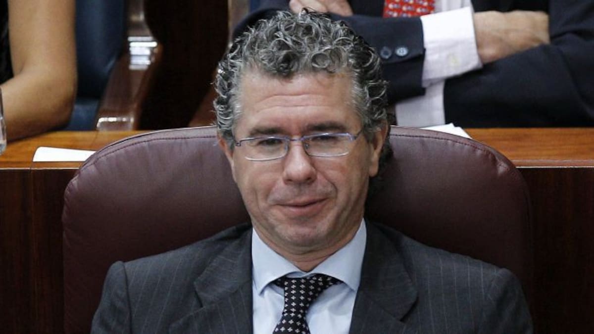 Granados recibió dos escopetas de regalo de un empresario al que beneficiaba