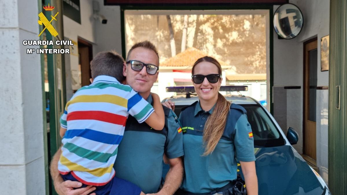 Agentes de la Guardia Civil de Sax