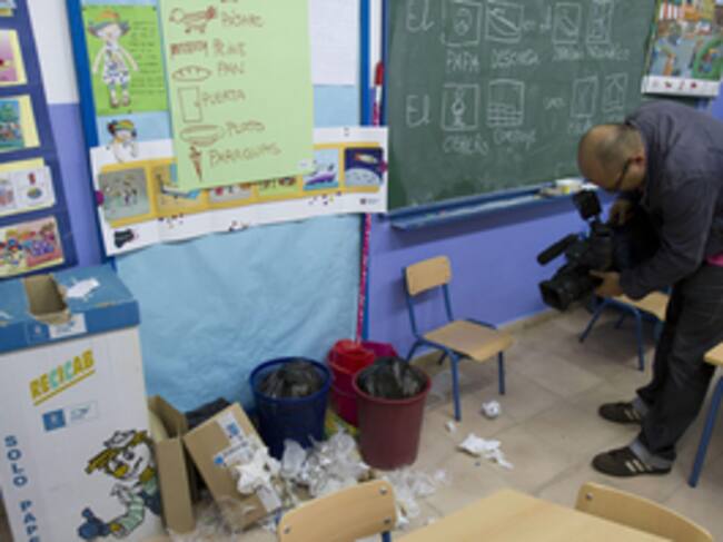 Estado de una de las aulas del colegio Manuel de Falla de Jerez de la Frontera (Cádiz), tras una semana de huelga de limpieza