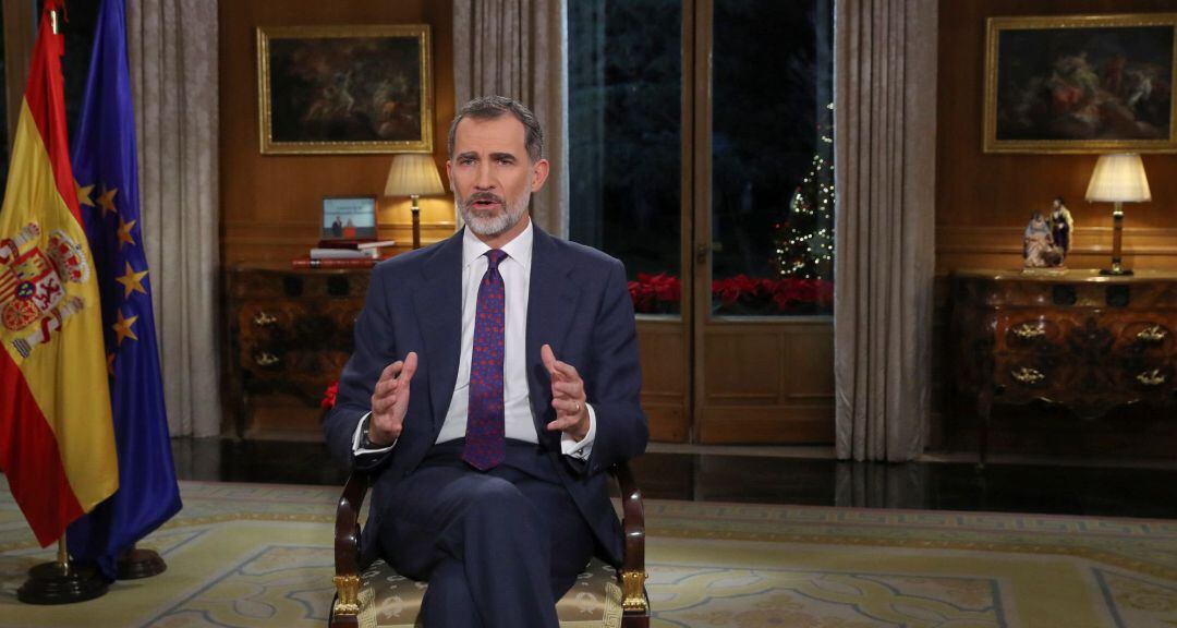 El Rey Felipe VI pronuncia el tradicional mensaje de Navidad, el quinto de su reinado, desde el Palacio de La Zarzuela. 