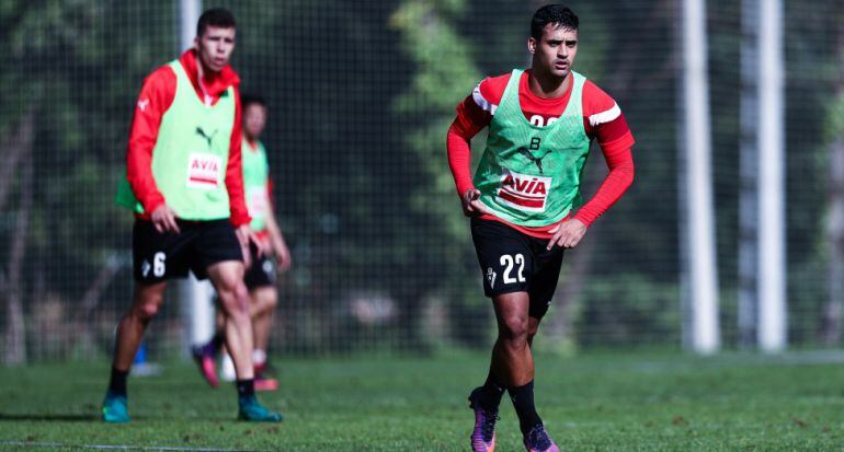 Nano, en un entrenamiento en Atxabalpe con el Eibar