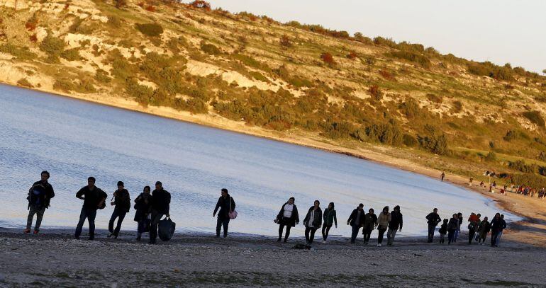 Al menos 18 muertos al naufragar un bote con refugiados en la costa turca