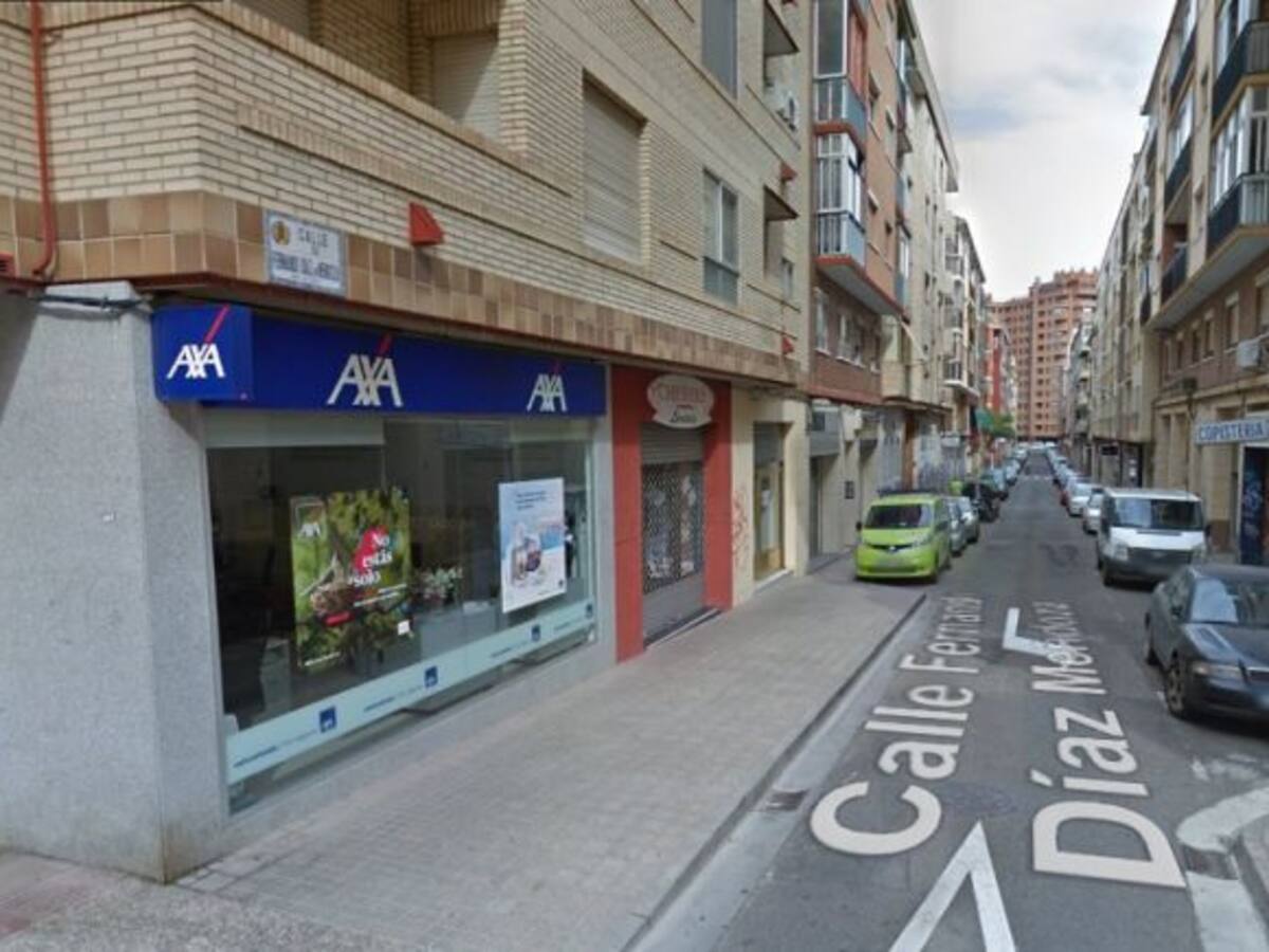 La Policía Nacional salva la vida a un anciano en el incendio de su casa