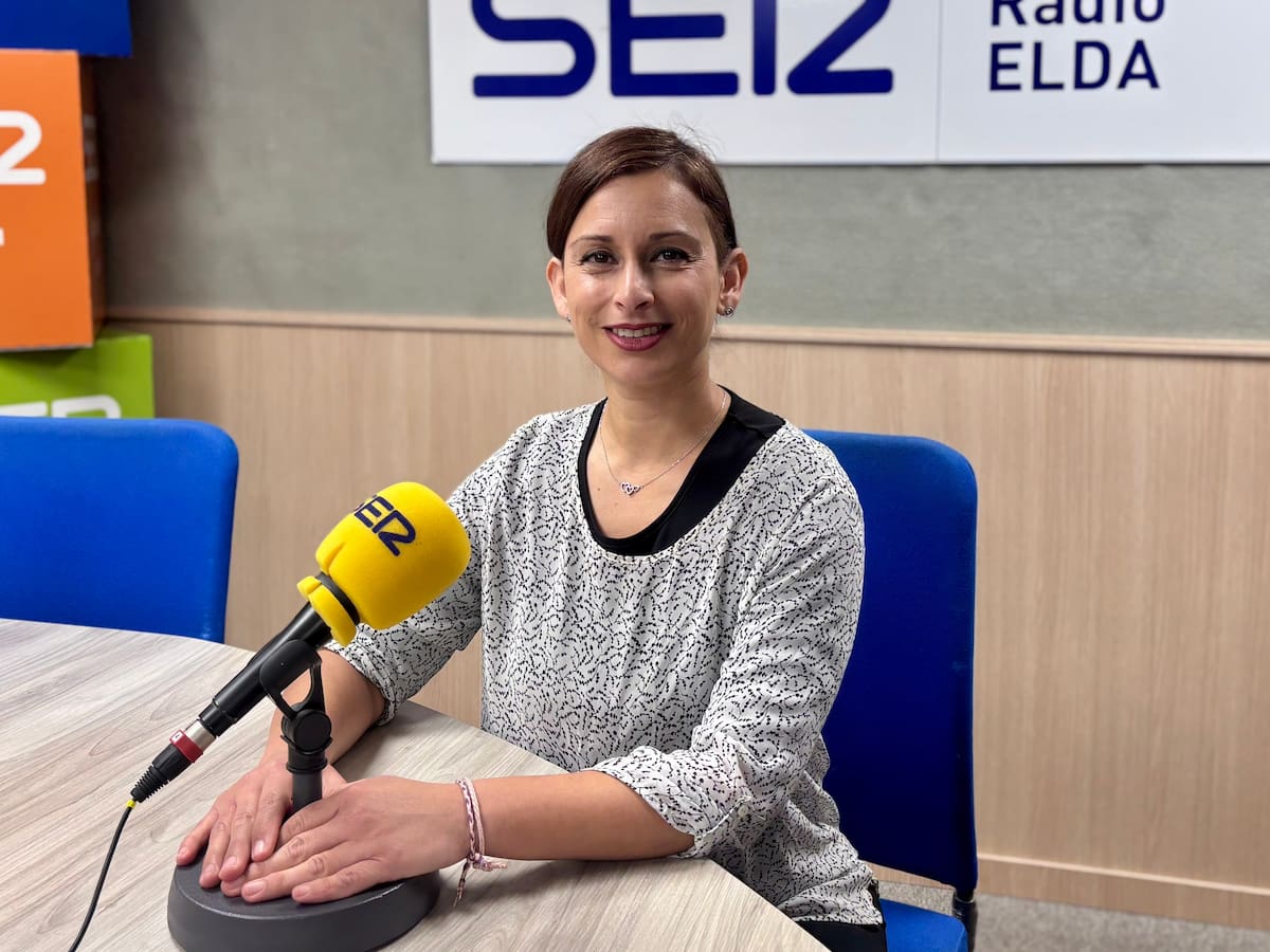 Silvia Ibáñez, edil de Movilidad Urbana de Elda: "Queremos llegar a todos los estudiantes con ayudas al transporte de hasta 400 euros"