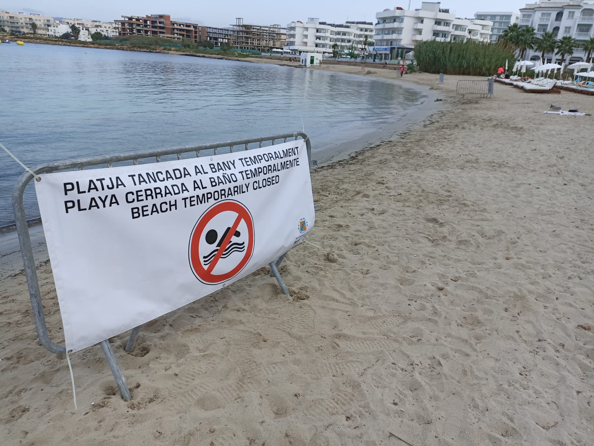 La playa cerrada de nuevo al baño