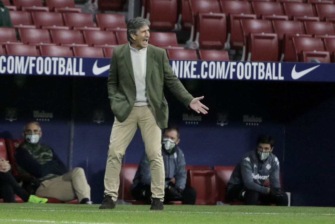 Soccer Football - La Liga Santander - Atletico Madrid v Real Betis - Wanda Metropolitano, Madrid, Spain - October 24, 2020 Real Betis coach Manuel Pellegrini REUTERS Javier Barbancho