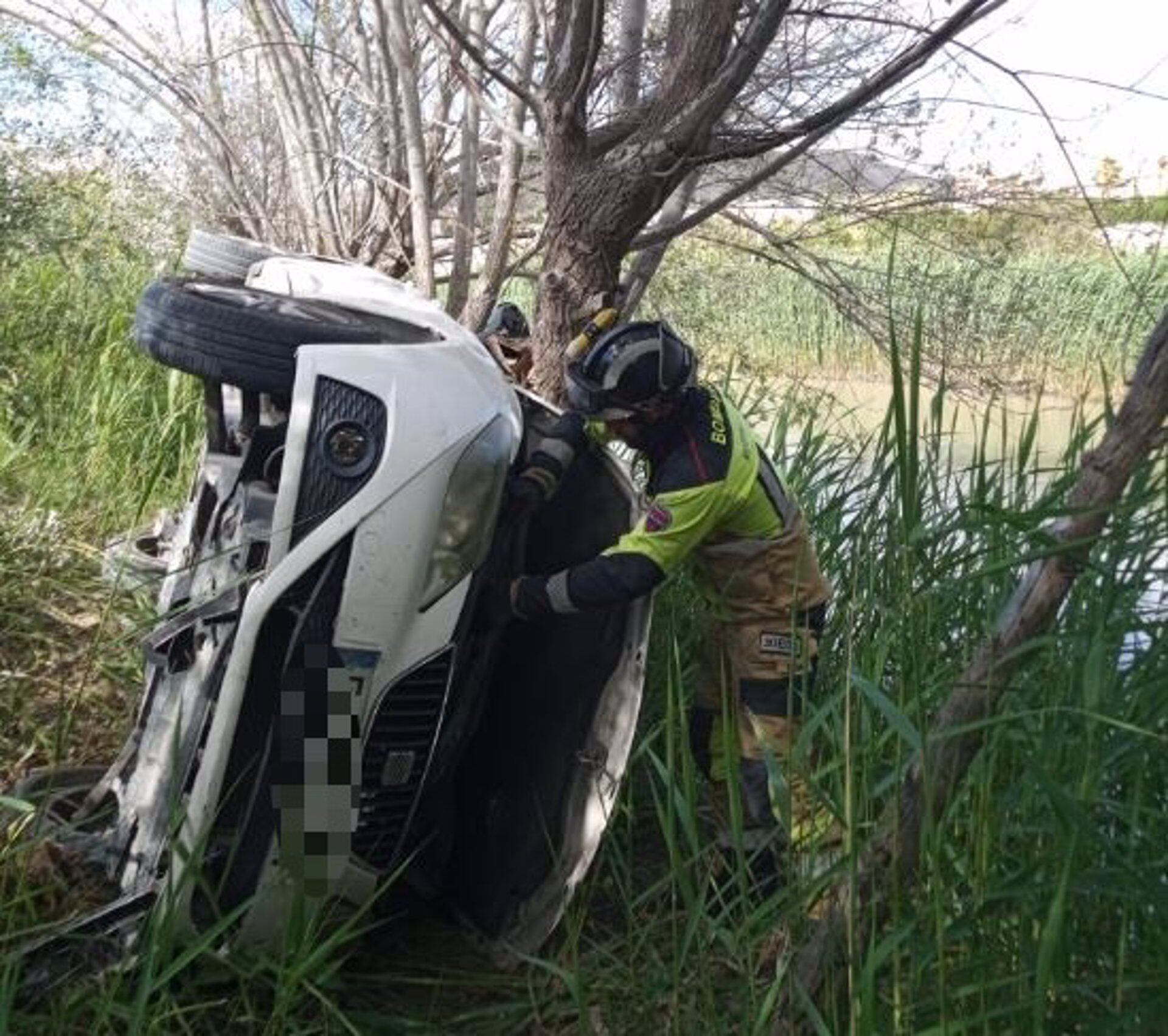 19/04/2025 Imagen del vehículo siniestrado.

Servicios Sanitarios de Emergencia han intervenido en un accidente de tráfico registrado en Cieza, en el que un bebé ha resultado herido y ha tenido que ser trasladado al Hospital Universitario de La Arrixaca.

ESPAÑA EUROPA MURCIA SOCIEDAD
BOMBEROS CEIS
