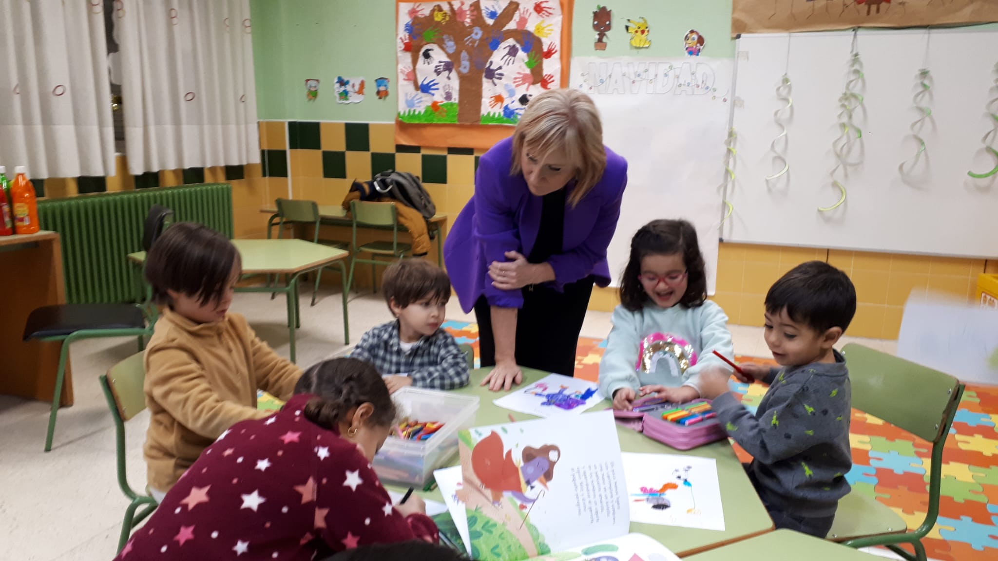 La exdelegada de la Junta de Castilla y León en Zamora, Leticia García, visita el programa Conciliamos en el colegio Sancho II