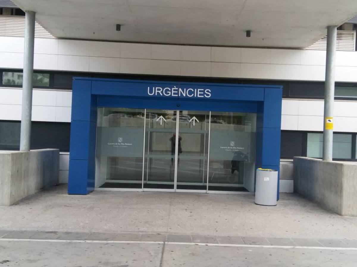 Herido leve en un incendio en Santa Eulària