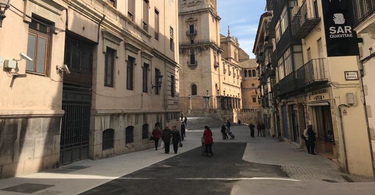 Asfalto en la Carrera de Jesús de la capital.