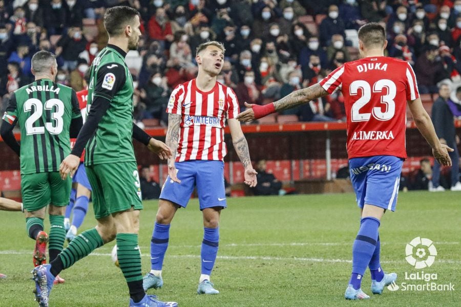 Villalba y Djuka lamentan una ocasión perdida ante el Eibar.