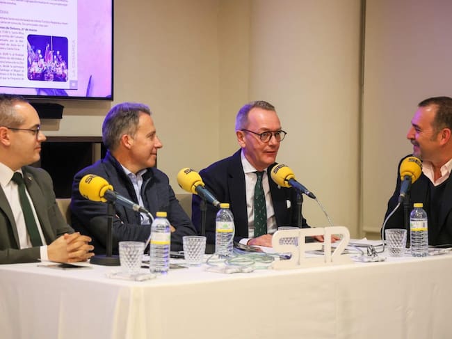 Michel Peña, presidente del Paso Azul, Fulgencio Gil, alcalde de Lorca, Ramón Mateos, presidente del Paso Blanco y Miguel Meroño