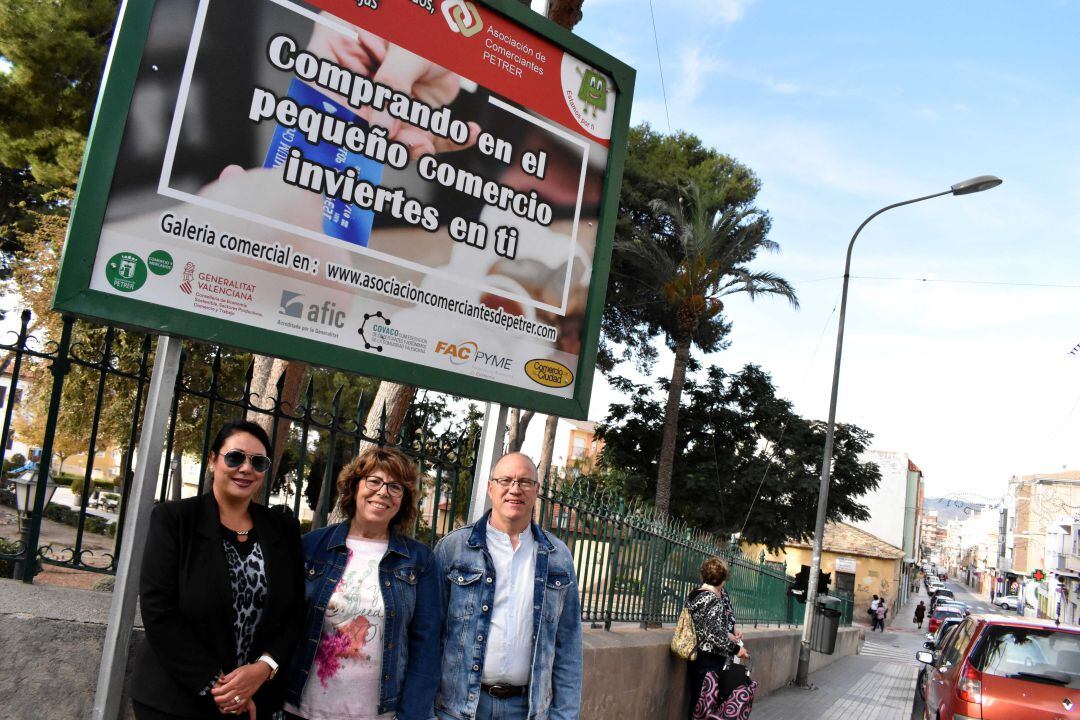 La campaña recibe el nombre de &quot;Comprando en el pequeño comercio inviertes en ti&quot;