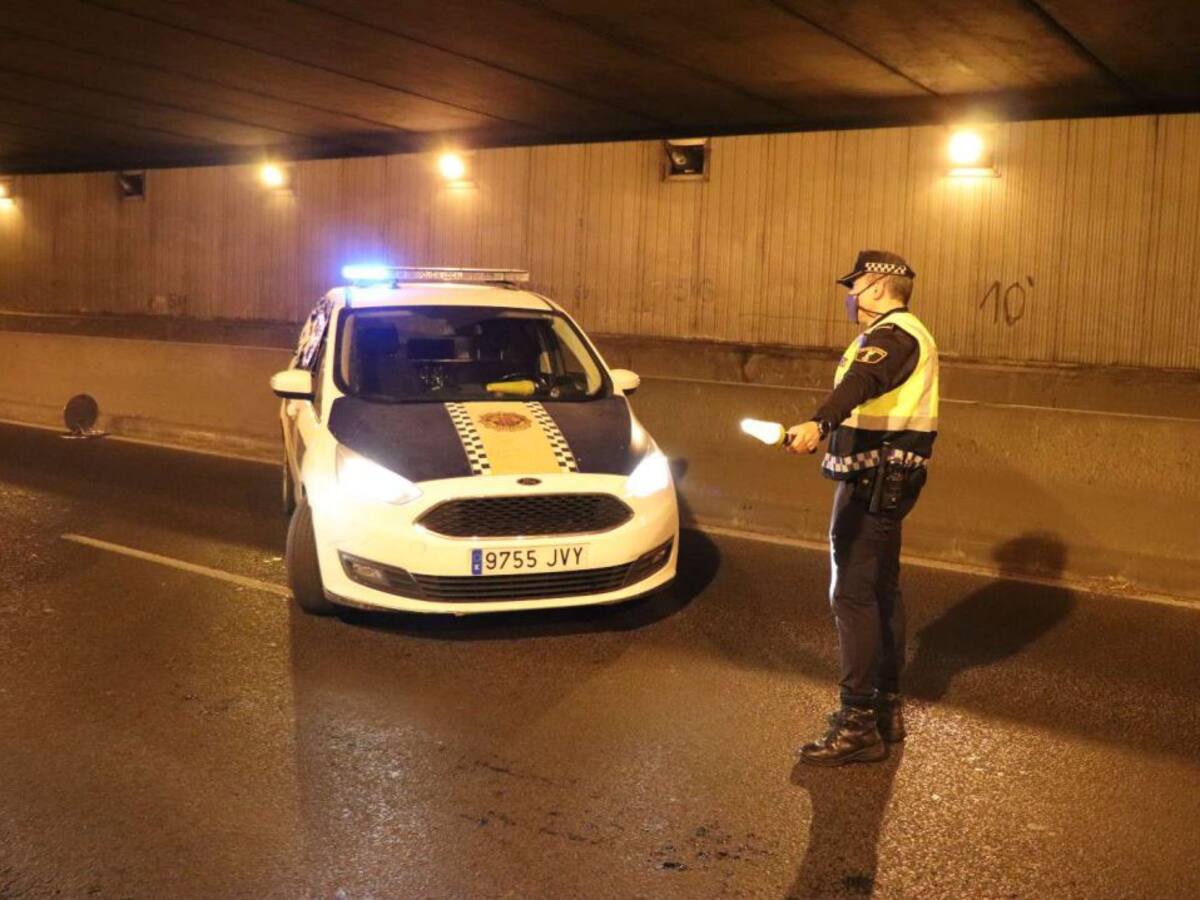 La Policía Local disuelve 14 fiestas en viviendas y sanciona a tres locales de ocio por exceso de aforo