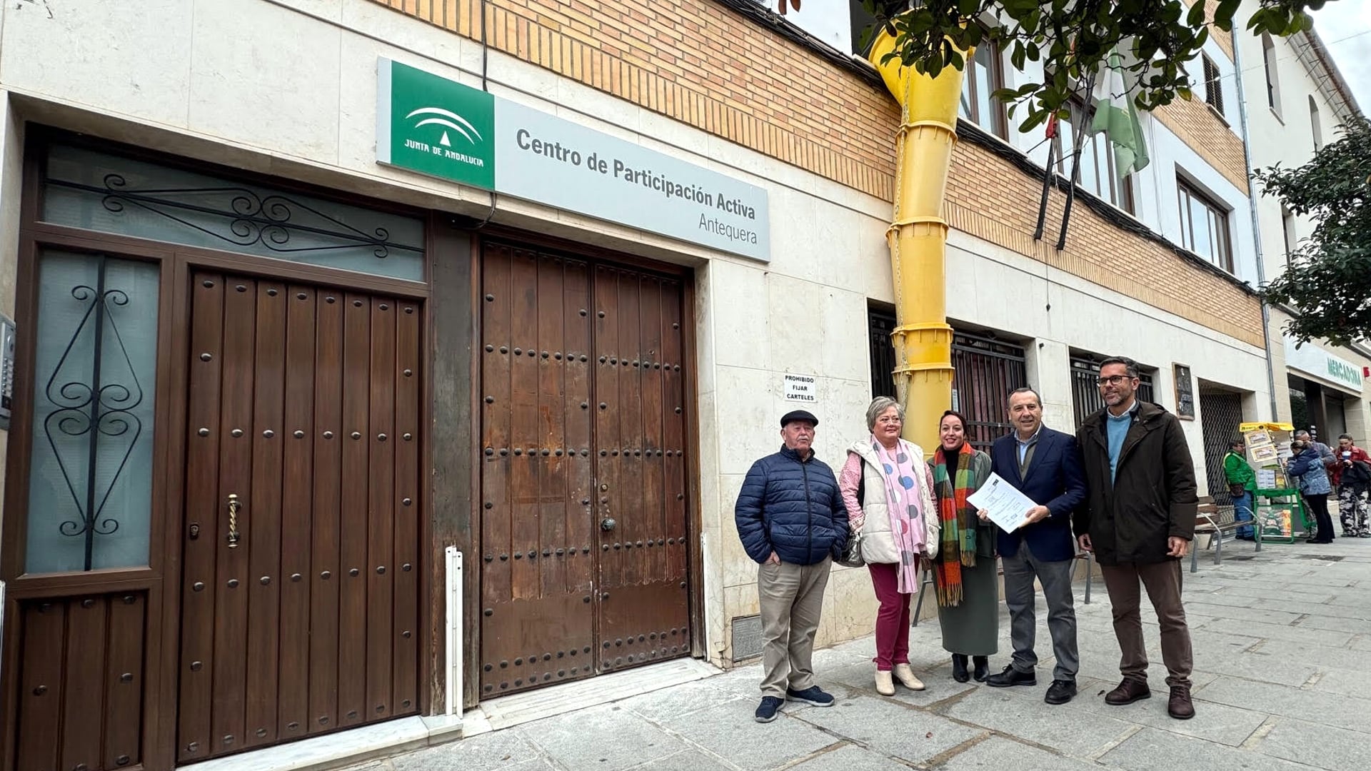 Rueda de prensa del PSOE de Antequera junto al Centro de Participación Activa