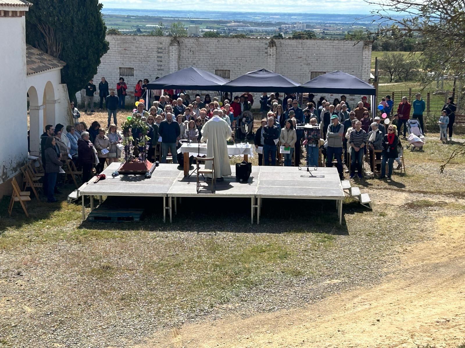 La Santa Misa se celebrará en la  ermita de Nuestra Señora del Romeral