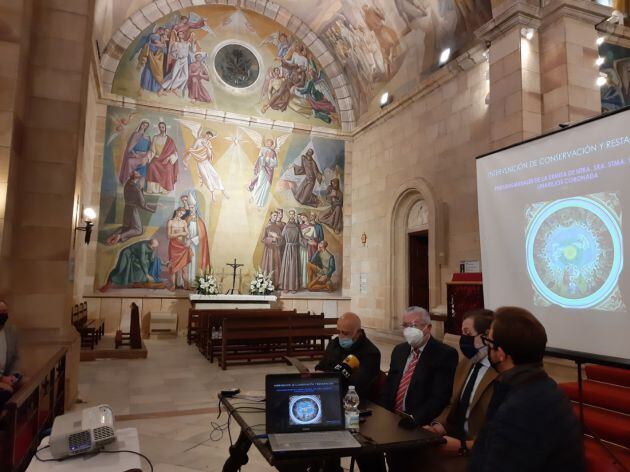 Presentación de la segunda fase de la restauración de los frescos de la ermita de Linarejos.