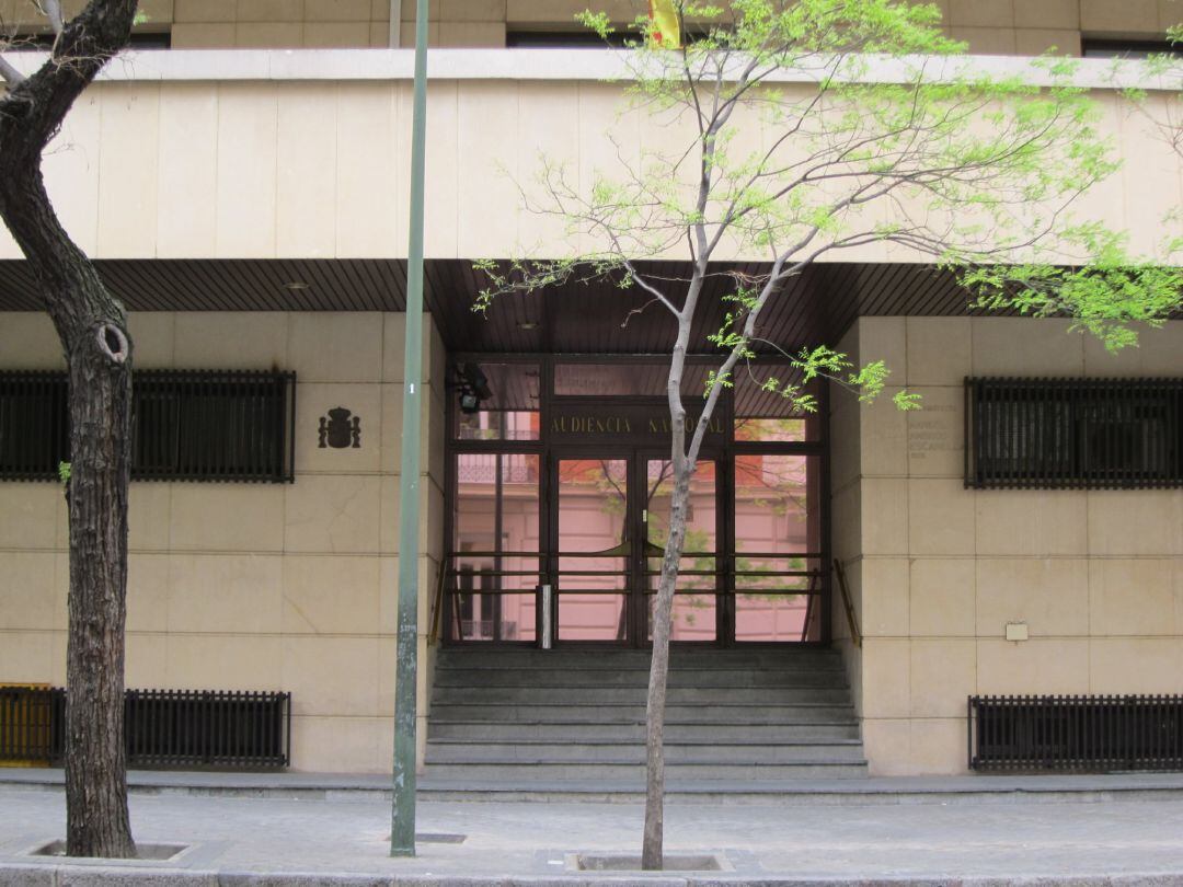 Imagen de la puerta de la Audiencia Nacional.