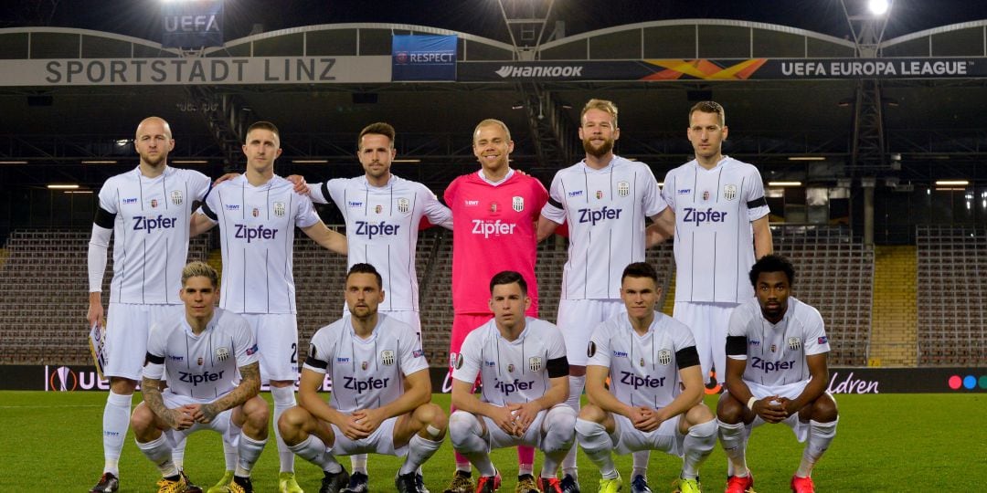 La alineación del LASK, antes de jugar ante el Manchester United hace dos meses