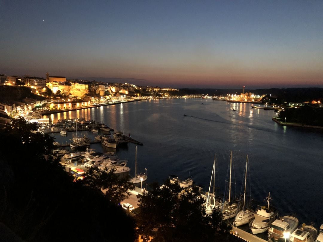 L&#039;enllumenat del port de Maó millorarà alhora que estalviarà fins a un 60% de l&#039;energia.