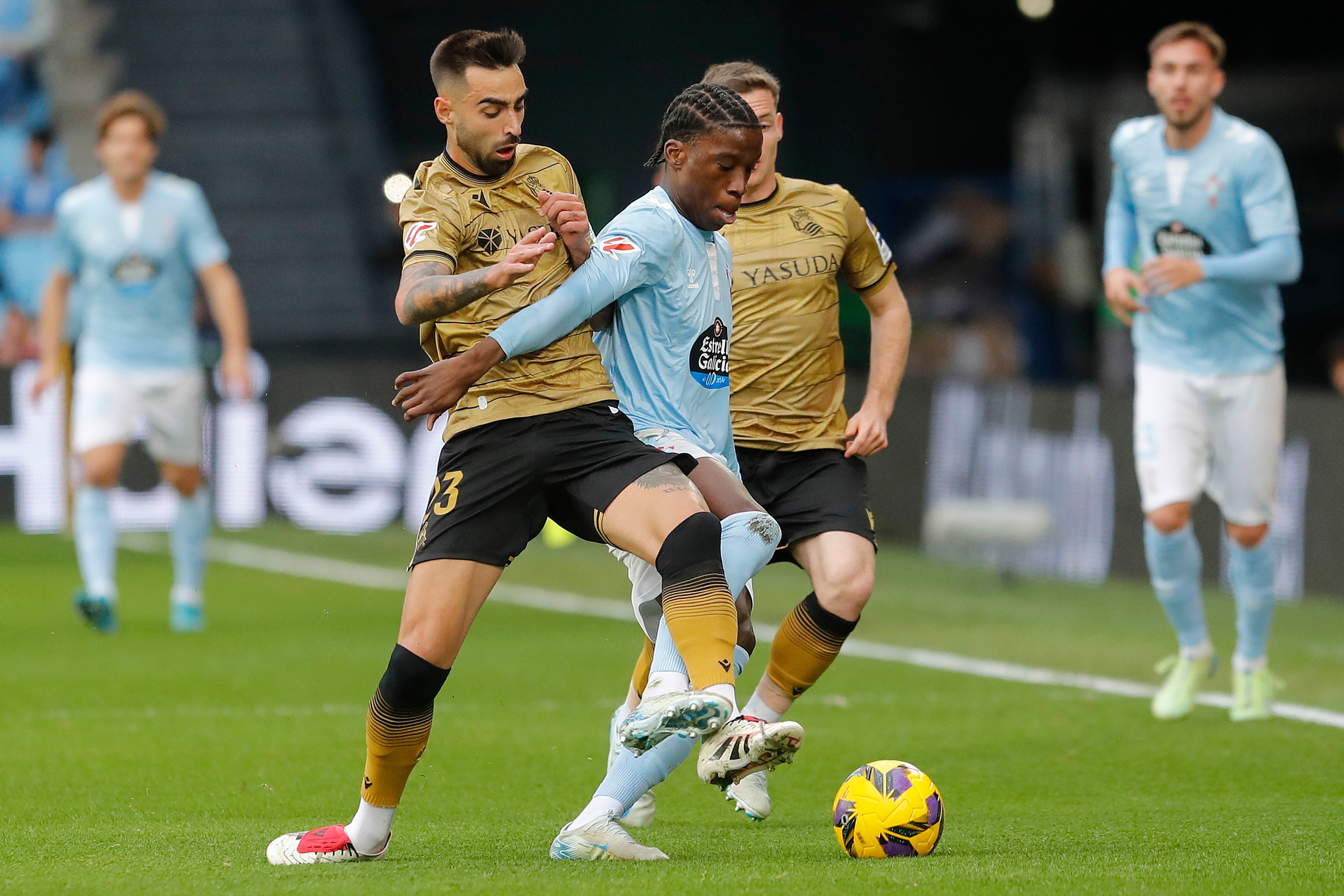 el centrocampista de la Real Sociedad Brais Méndez en el partido de Liga celebrado en el estadio Balaídos de Vigo. EFE / Salvador Sas