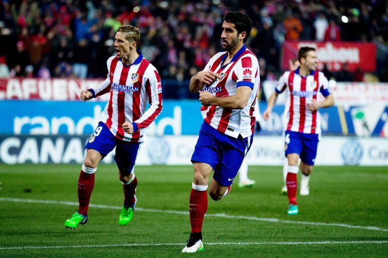 Raúl García celebra un gol con el Atlético de Madrid