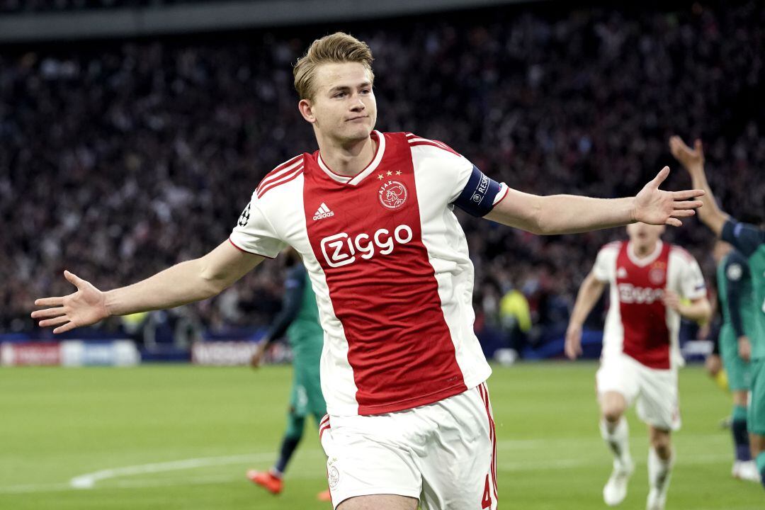 De Ligt celebra un gol durante el Ajax-Tottenham en la Champions
