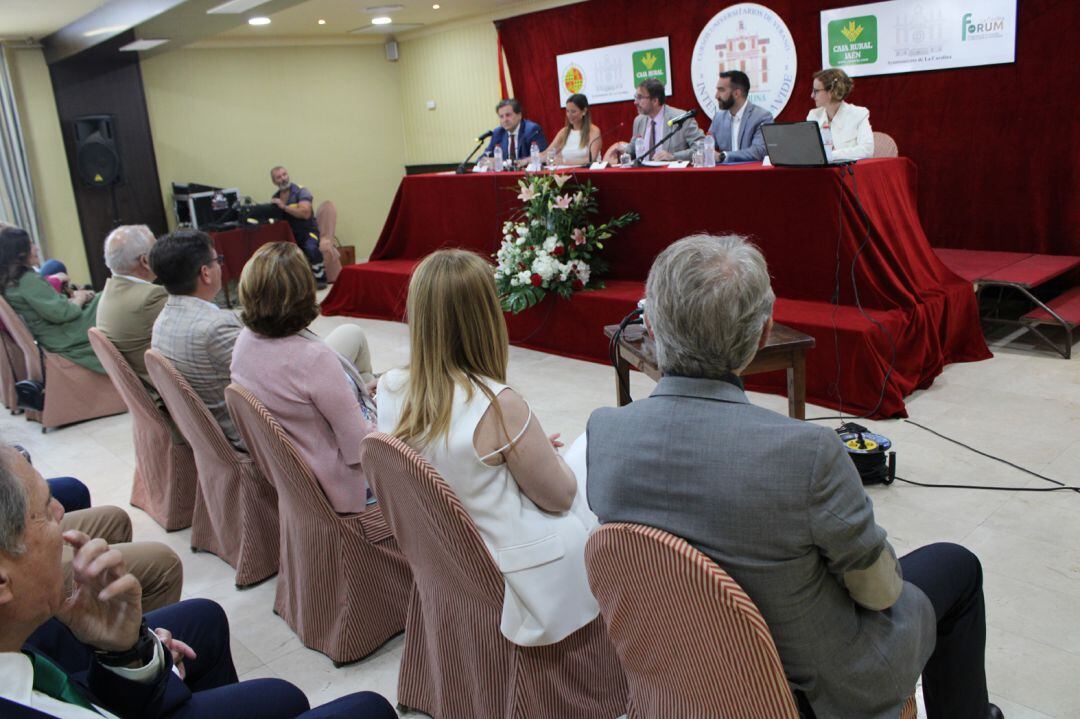 Presentación de los cursos de verano. 