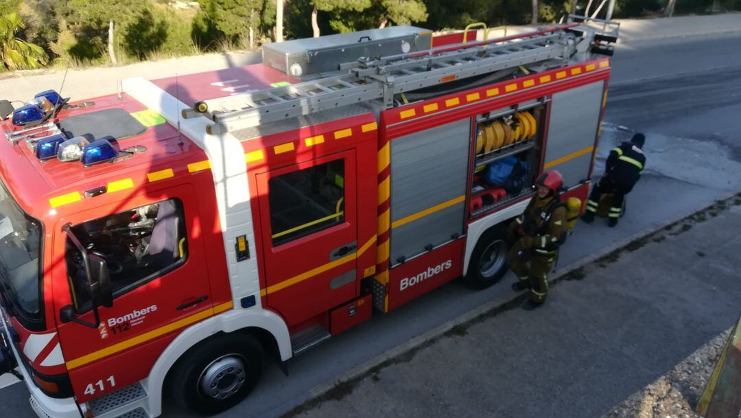 Bomberos en La Tafalera de Elda 