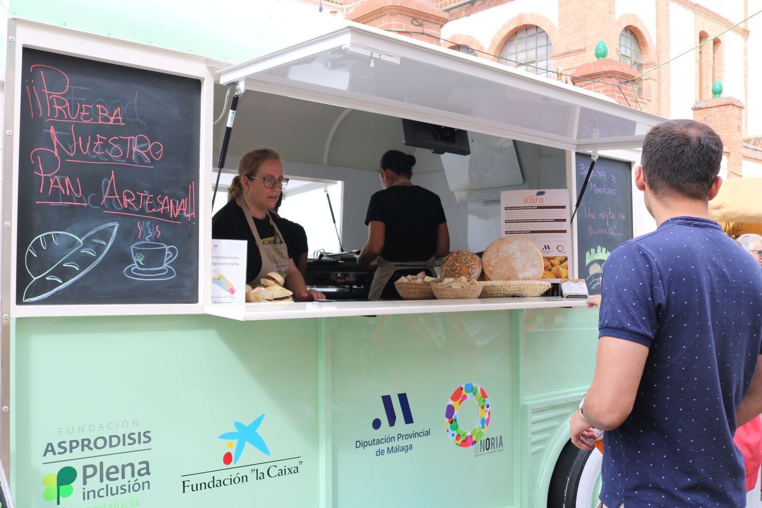 La Food Truck de Asprodisis ha recorrido numeorosos municipios de la Serranía de Ronda desde su puesta en funcionamiento