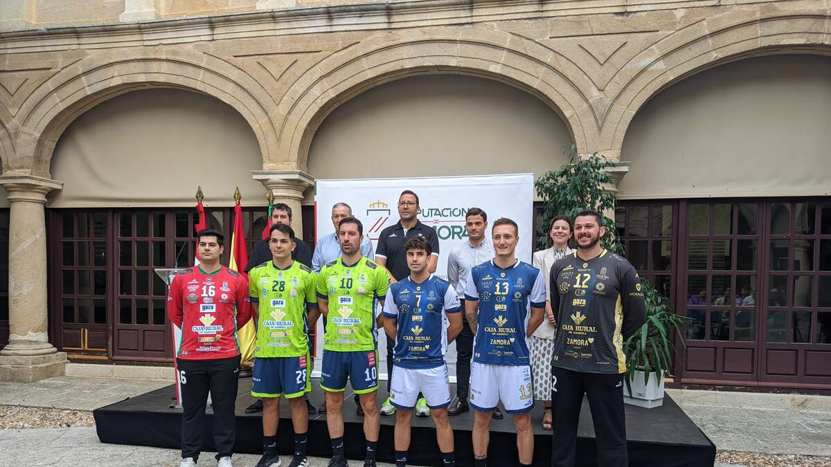 El Balonmano Zamora muestra su nueva piel