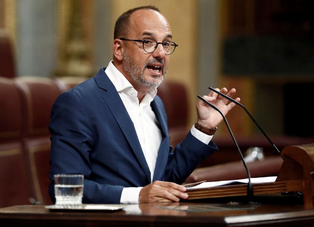 El portavoz del PDeCAT, Carles Campuzano, durante su intervención en la sesión de control al Gobierno hoy en el Congreso.