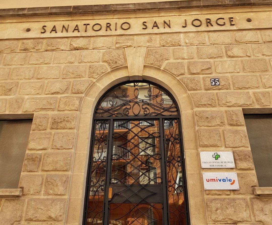 El sanatario San Jorge fue el centro concertado de la sanidad pública adonde fue derivado el vecino de Cocentaina fallecido.