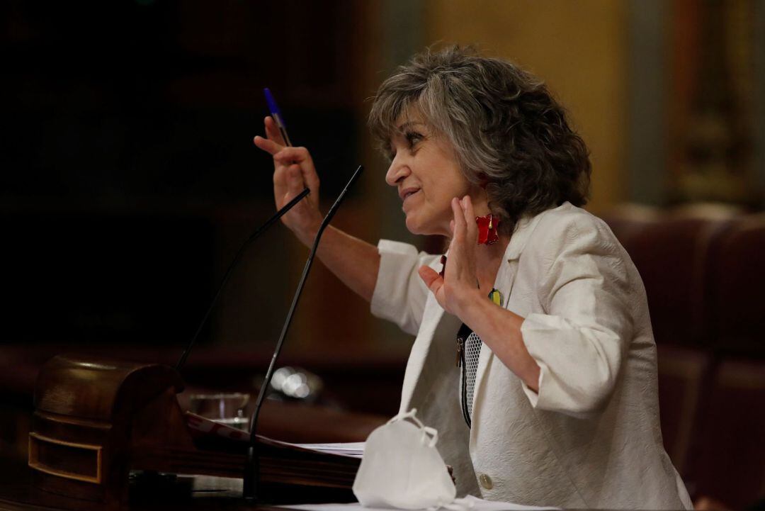 La diputada socialista Maria Luisa Carcedo durante su intervención en el pleno del Congreso celebrado este jueves. 