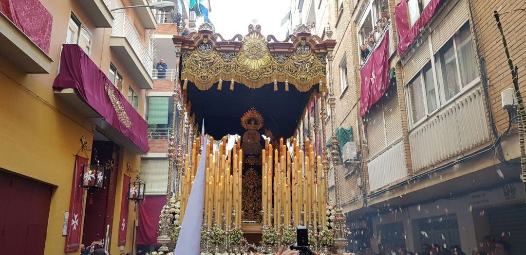 Paso de Palio de la Virgen del Dulce Nombre en su primera salida de 2019