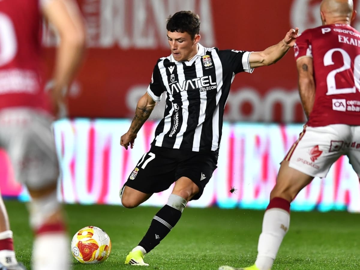 El FC Cartagena manda en el derbi y asalta el Enrique Roca del Real Murcia