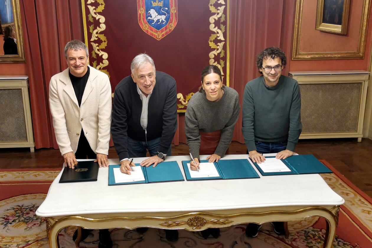 El equipo de Gobierno firma con el PSN el acuerdo presupuestario, cifrado en 293 millones, el más alto en Pamplona