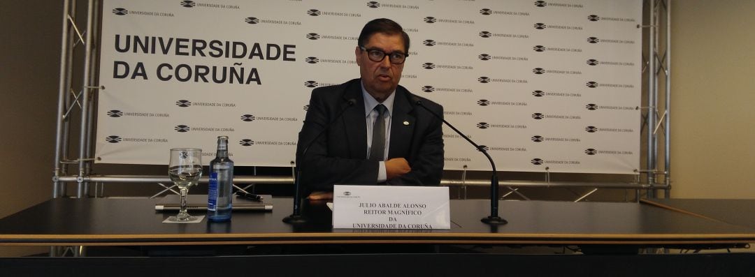 Julio Abalde, rector de la UDC