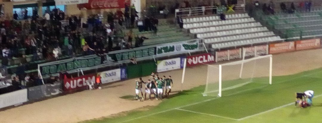 El Toledo celebra el único gol del partido