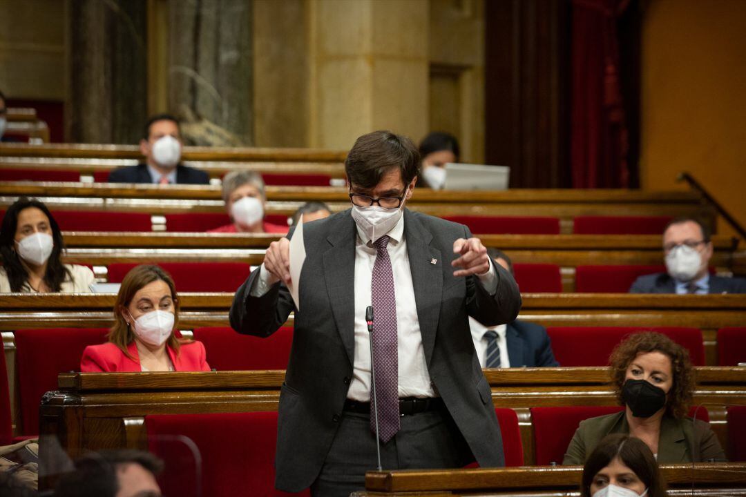 El líder del PSC, Salvador Illa, interviene en la primera sesión de control del nuevo Ejecutivo catalán en el Parlament.