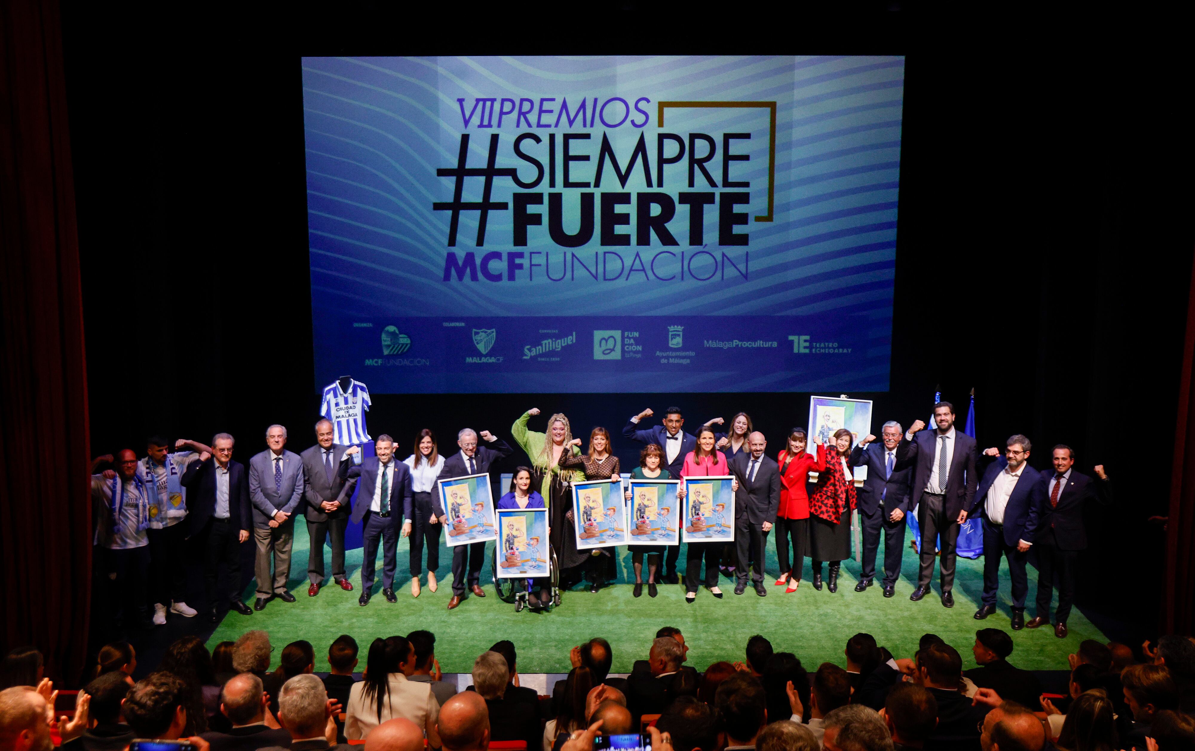 La gala de los Premios Siempre Fuerte en el teatro Echegaray