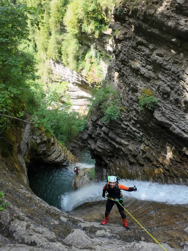 Barranquistas en descenso en el primer encuentro Ibercanyon.