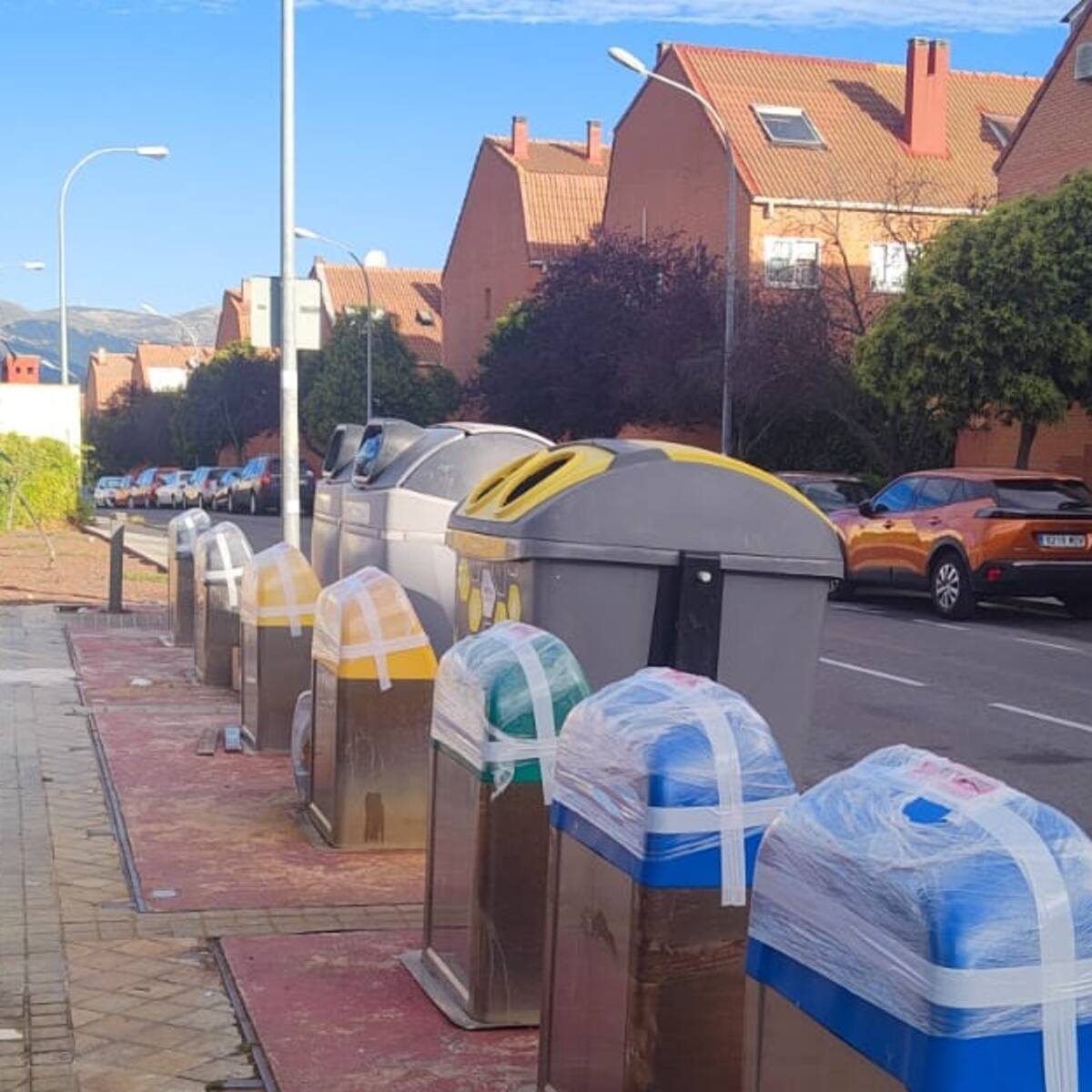 Ganemos Colmenar denuncia que hay contendores fuera de servicio desde hace meses en el municipio