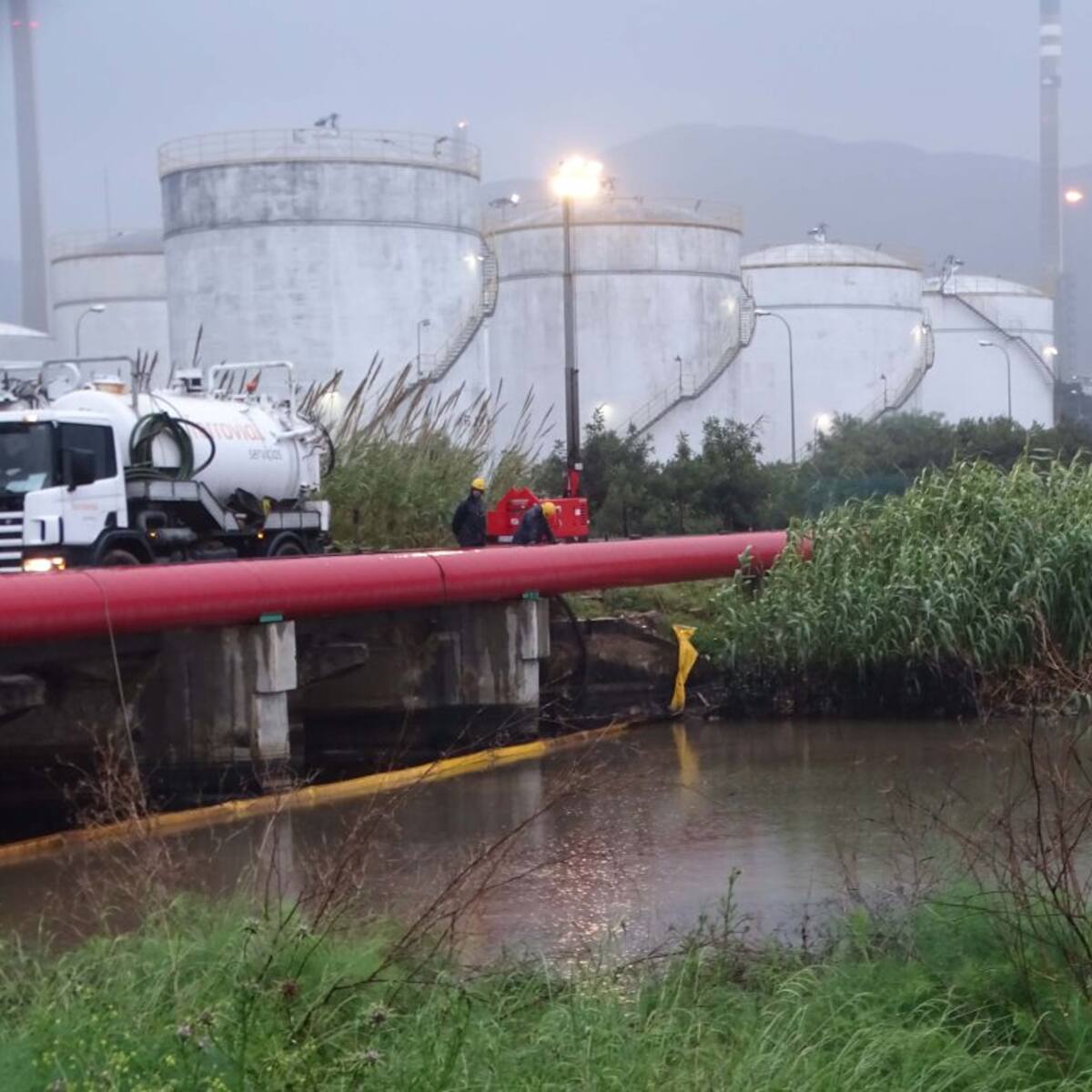 ANSE califica de "episodio muy grave" el vertido de hidrocarburos de Escombreras