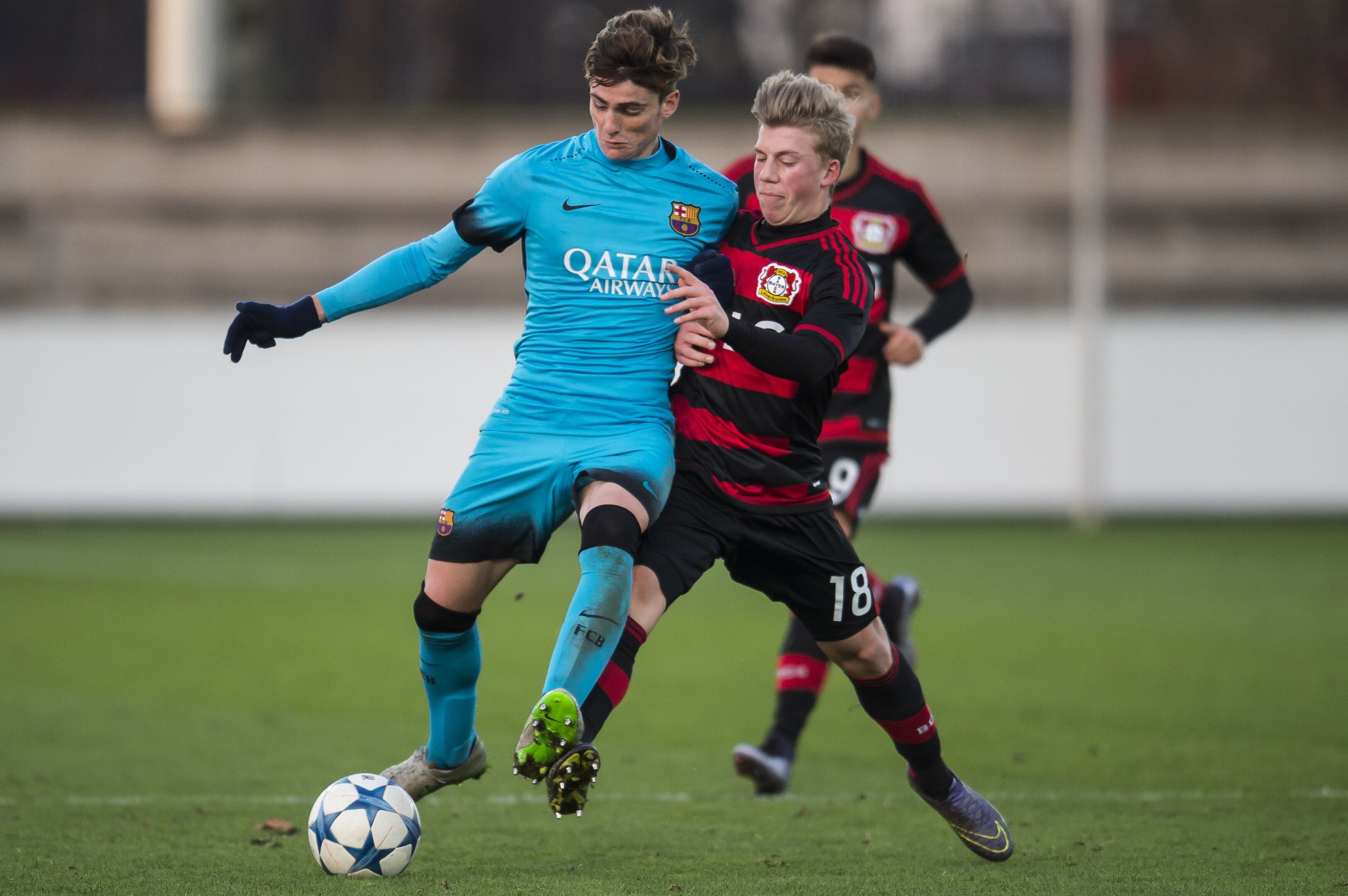 Eric Montes en un partido frente al Bayer Leverkusen en la Youth League en 2015