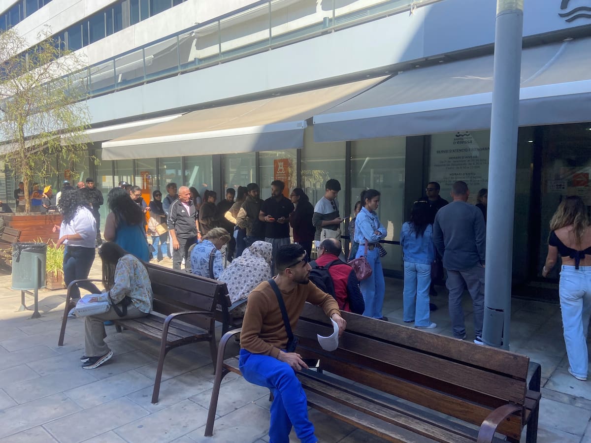 Vitória, brasileña residente en Ibiza: "Estoy emocionada porque la regularización me cambiará la vida"