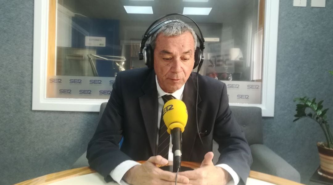 Carlos Espino durante una reciente entrevista en SER Lanzarote